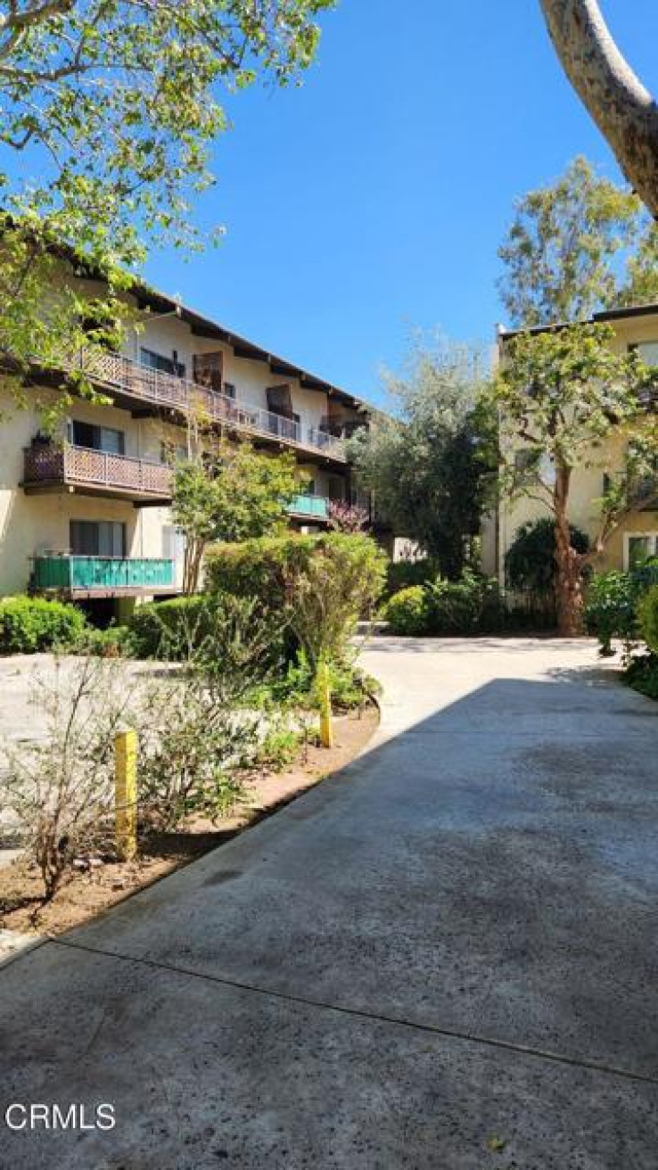 Residential Home in Encino