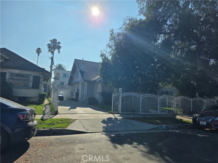  Income Home for Sale in Los Angeles, California