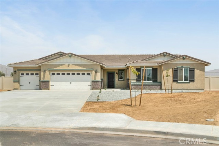 4 Bed Home for Sale in Apple Valley, California