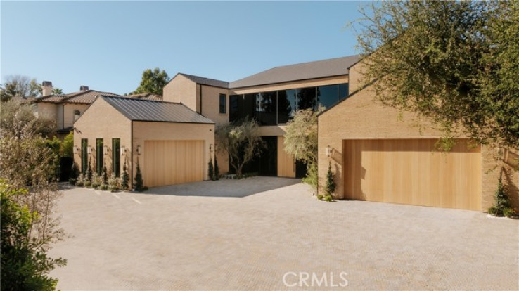 7 Bed Home for Sale in Encino, California