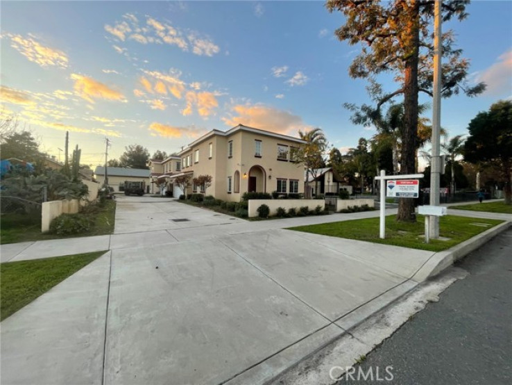 7 Bed Home for Sale in Ontario, California