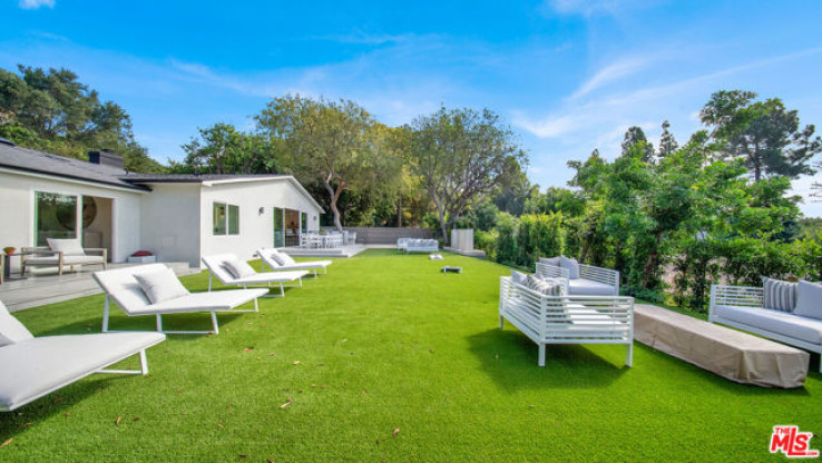Residential Home in Bel Air - Holmby Hills