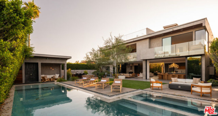 6 Bed Home for Sale in Los Angeles, California