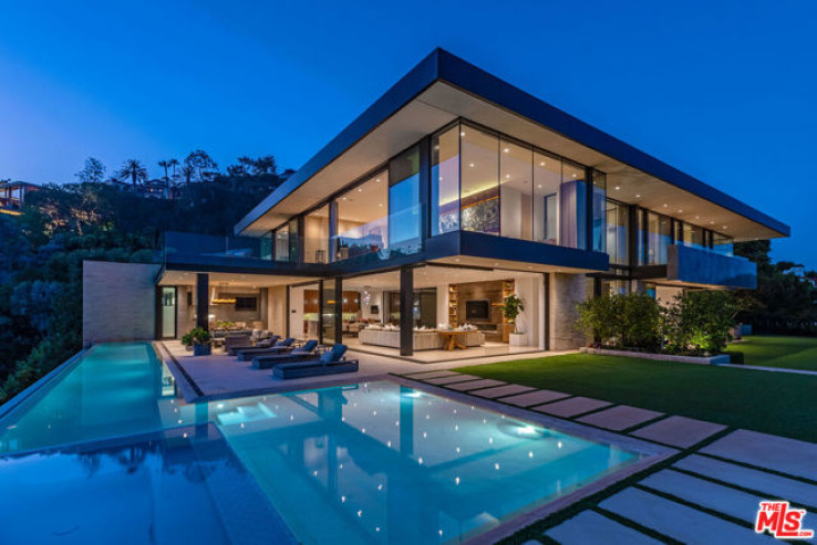7 Bed Home for Sale in Pacific Palisades, California