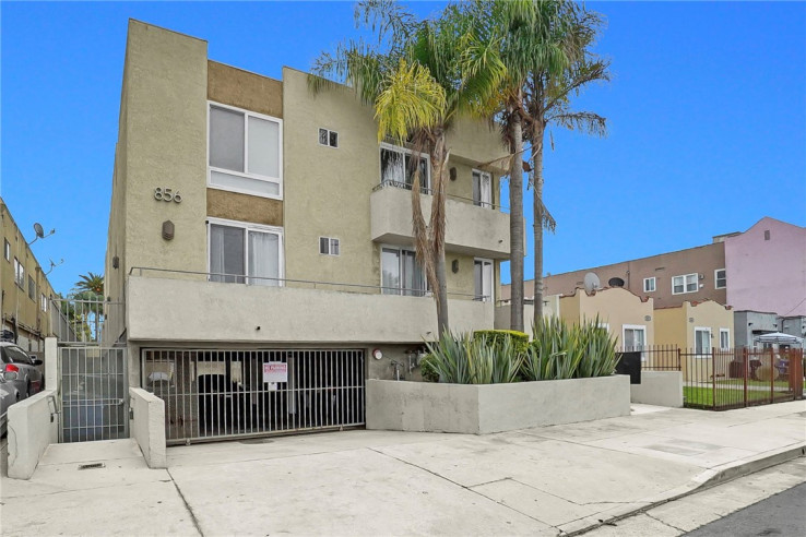 Residential Home in Hollywood