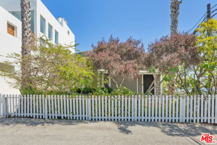 2 Bed Home for Sale in Santa Monica, California