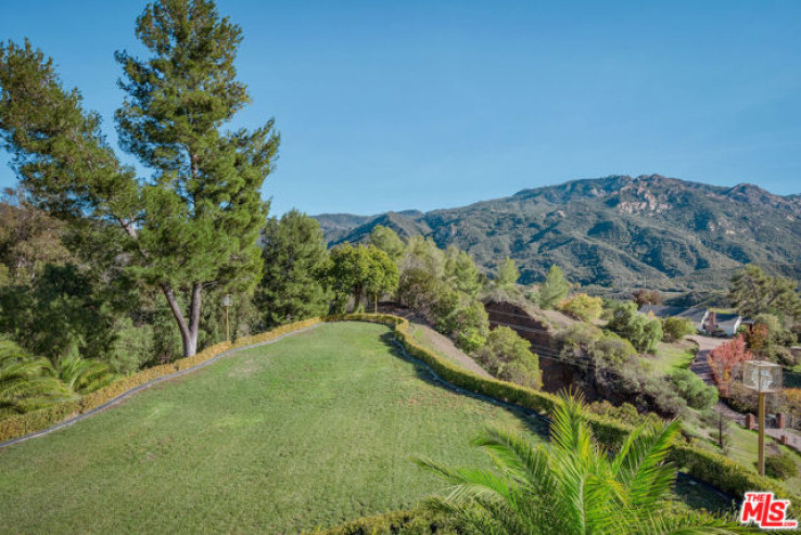 6 Bed Home for Sale in Calabasas, California