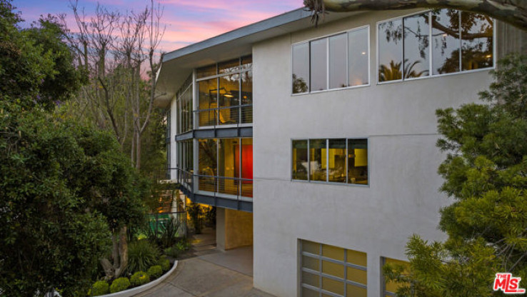 5 Bed Home for Sale in Beverly Hills, California