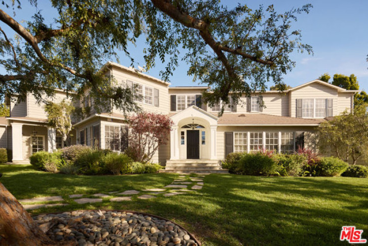 5 Bed Home for Sale in Los Angeles, California