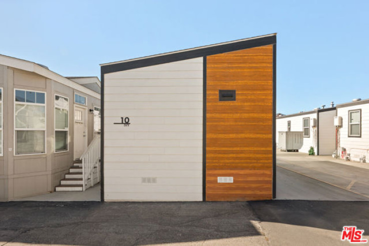 1 Bed Home for Sale in North Hollywood, California