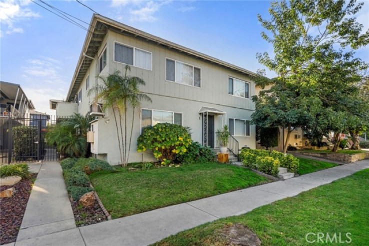 Residential Income in Sherman Oaks