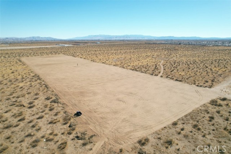 Land in Adelanto