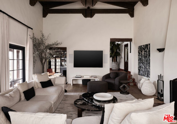 3 Bed Home for Sale in Los Angeles, California