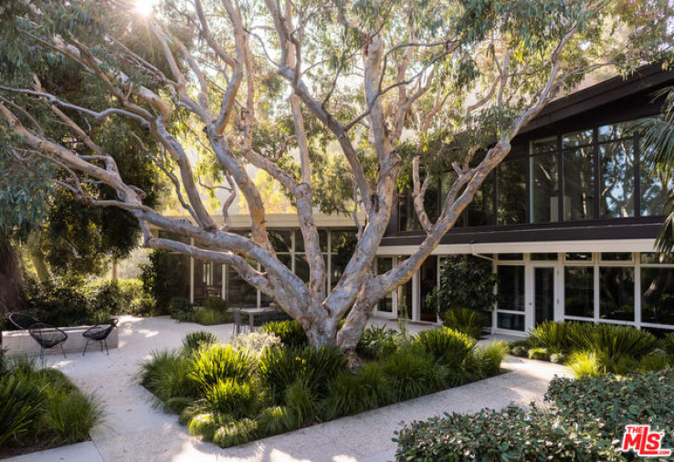 3 Bed Home for Sale in Los Angeles, California