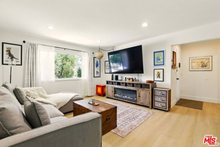 Residential Home in North Hollywood