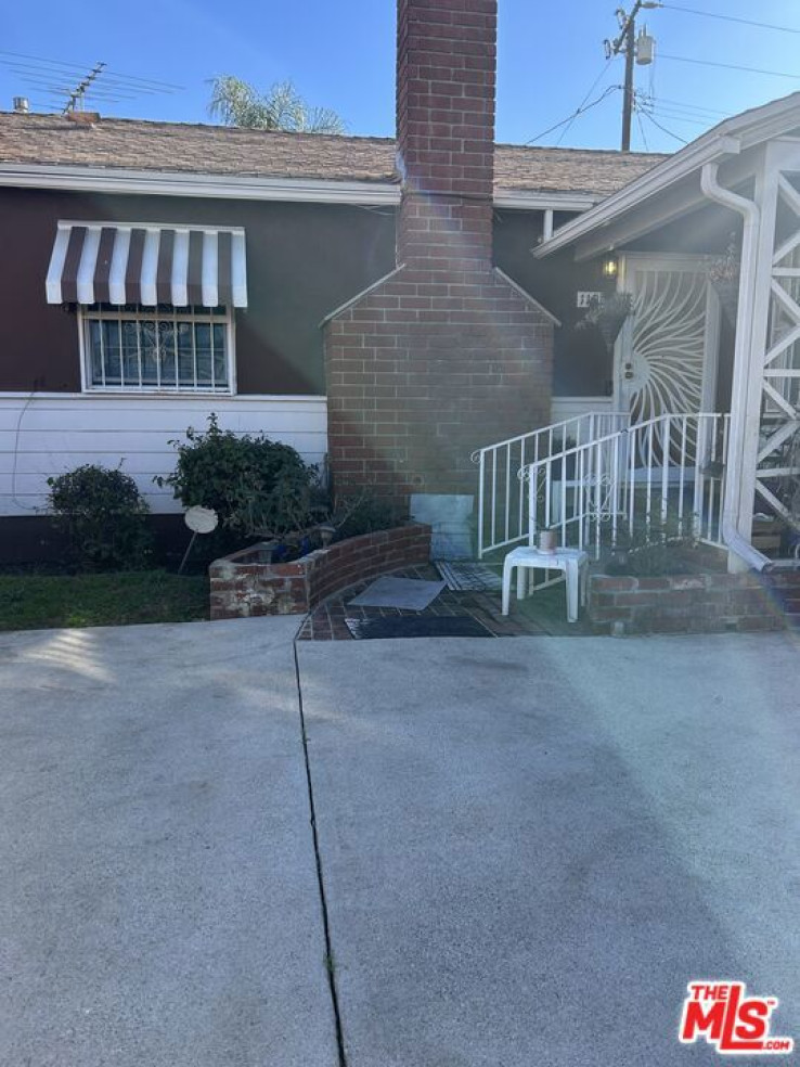 3 Bed Home for Sale in Hawthorne, California