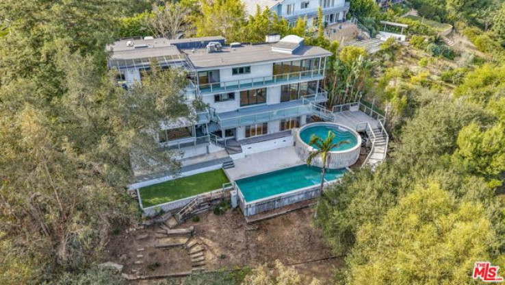 Residential Home in Bel Air - Holmby Hills