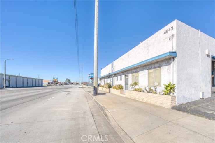 Commercial Sale in Holly Glen/Del Aire