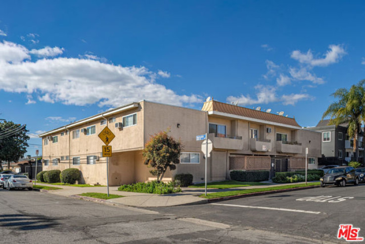 Residential Income in West Los Angeles