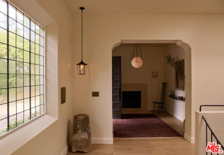 5 Bed Home for Sale in Los Angeles, California