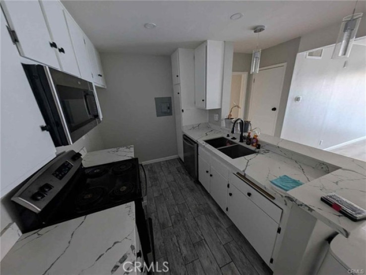 2 Bed Home for Sale in Encino, California