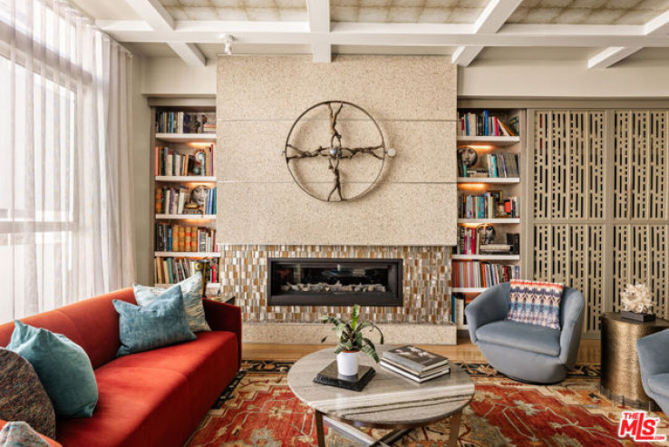 Residential Home in Hollywood
