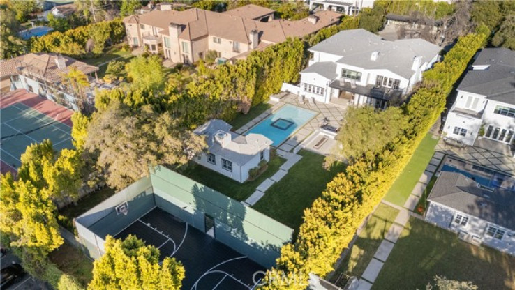 7 Bed Home for Sale in Encino, California