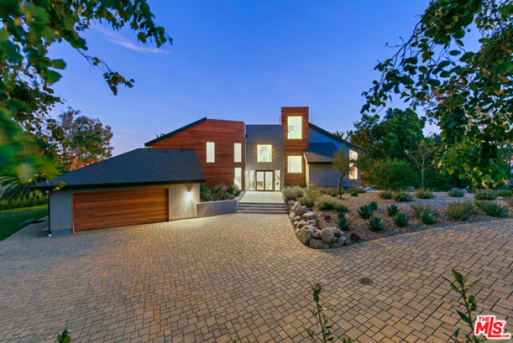 5 Bed Home for Sale in Malibu, California