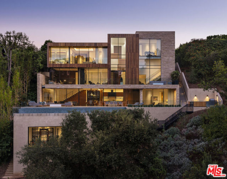 5 Bed Home for Sale in Pacific Palisades, California