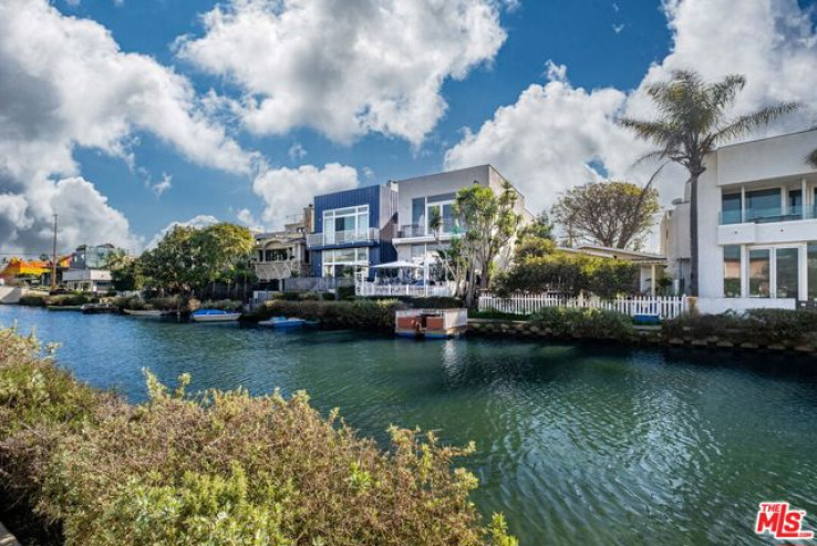 Residential Income in Venice