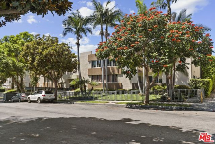 Residential Home in West Hollywood Vicinity