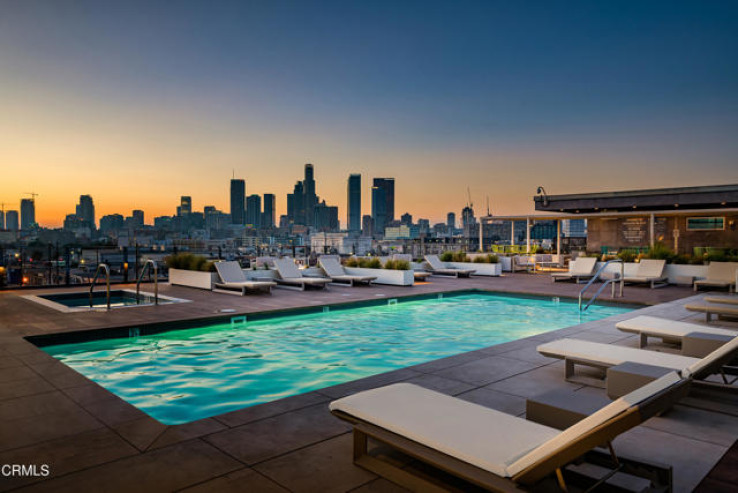 1 Bed Home for Sale in Los Angeles, California