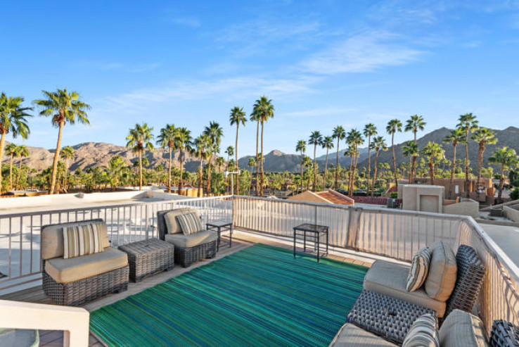Residential Home in South Palm Desert