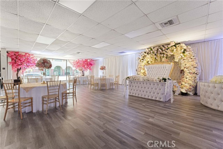  Commercial for Sale in Van Nuys, California