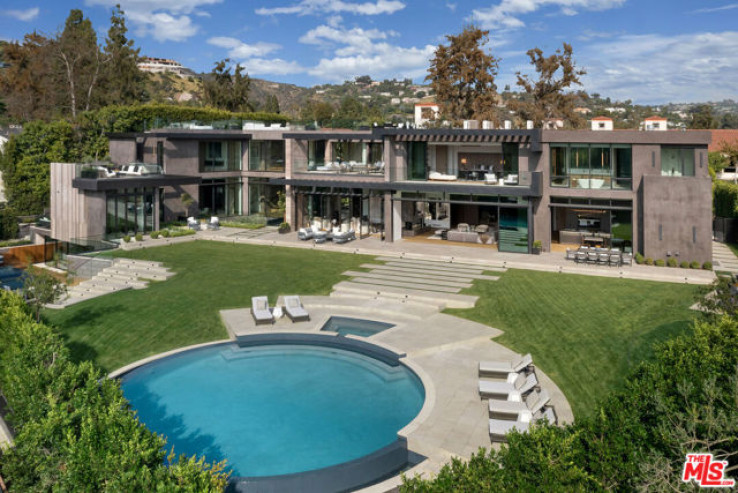 Residential Home in Bel Air - Holmby Hills