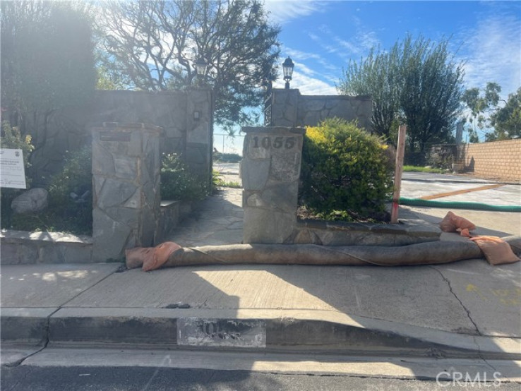 Land in Pacific Palisades