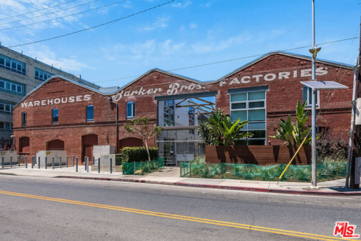 1 Bed Home for Sale in Los Angeles, California
