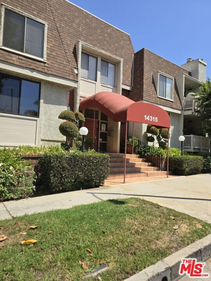 2 Bed Home for Sale in Sherman Oaks, California