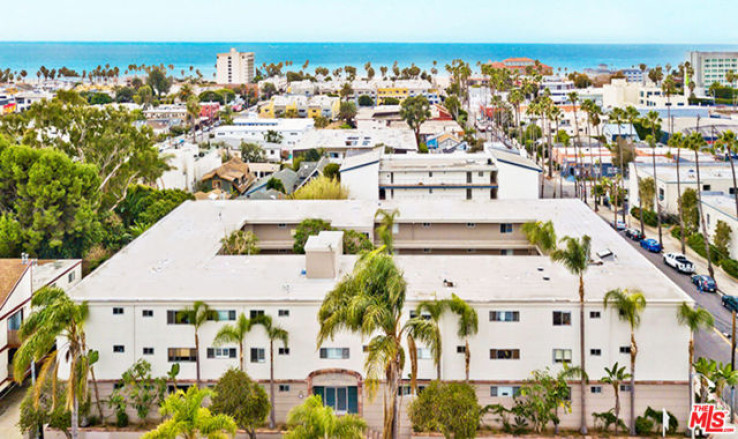 1 Bed Home for Sale in Santa Monica, California