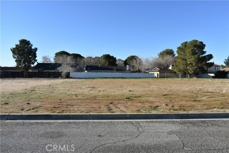 Land in Helendale