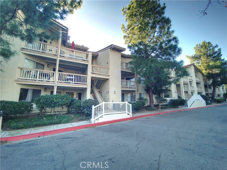 1 Bed Home for Sale in Oak Park, California