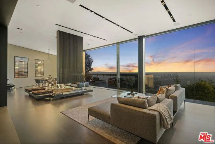 4 Bed Home for Sale in Los Angeles, California