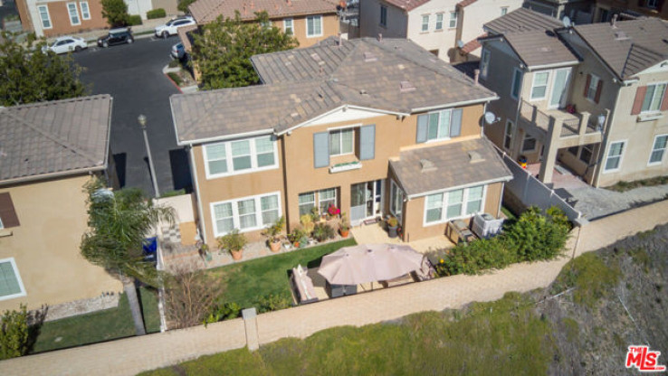 5 Bed Home for Sale in Santa Clarita, California
