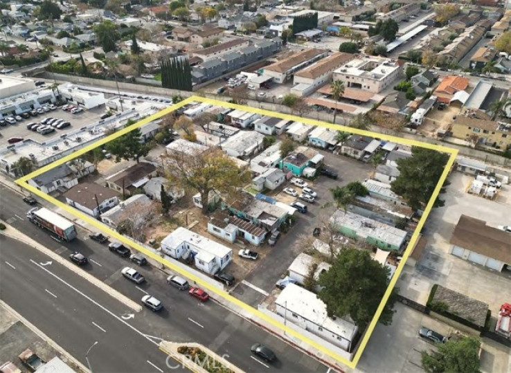 Income Home for Sale in Newhall, California