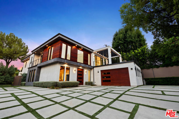 6 Bed Home for Sale in Encino, California
