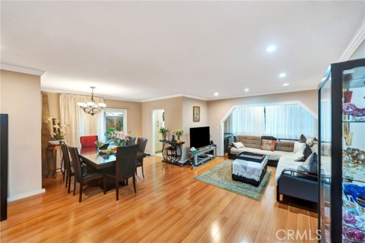 1 Bed Home for Sale in Los Angeles, California