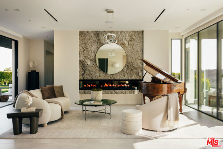 5 Bed Home for Sale in Los Angeles, California