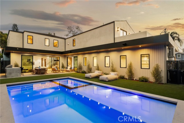 6 Bed Home for Sale in Studio City, California