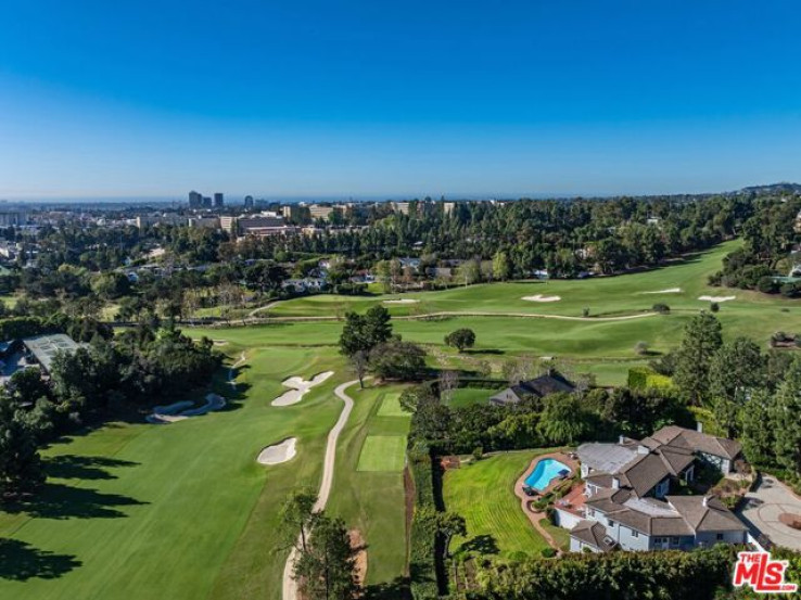 Residential Home in Bel Air - Holmby Hills