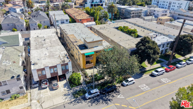 Residential Income in Mid-Wilshire